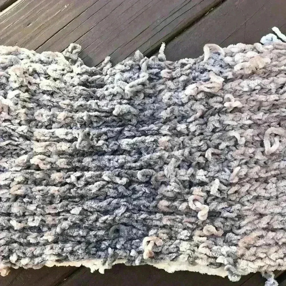 Lauren Conrad Infinity Loop Scarf - Picture 4 of 4